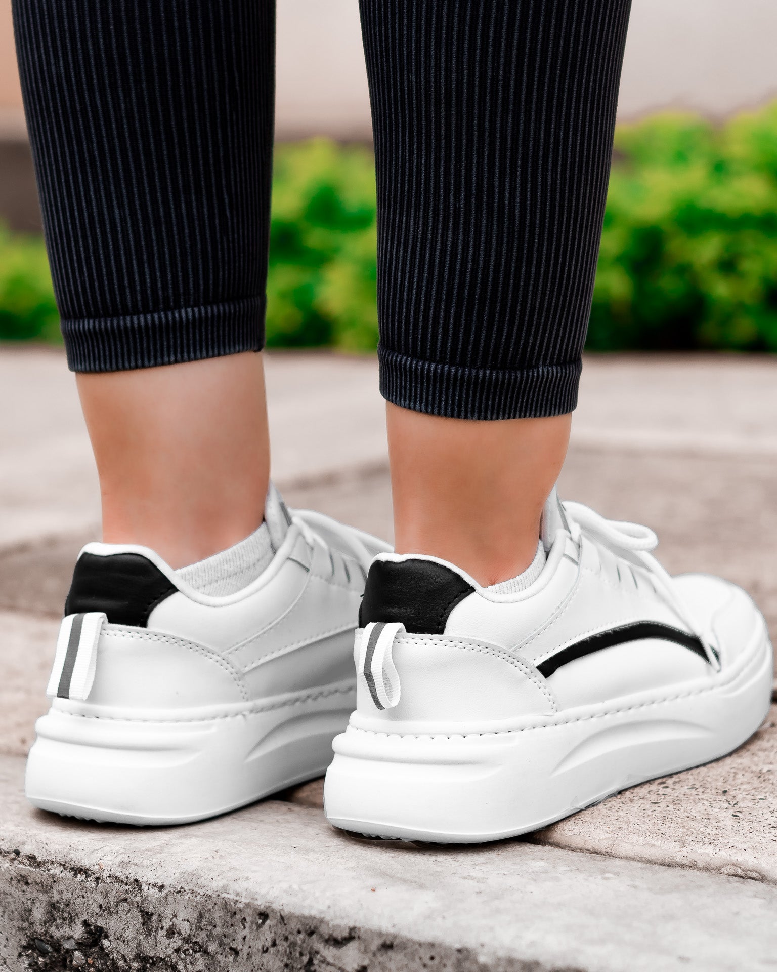 gid://shopify/MediaImage/25708259835974